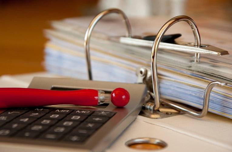 Jakie czynniki wpływają na koszt obsługi firmy przez biuro rachunkowe?